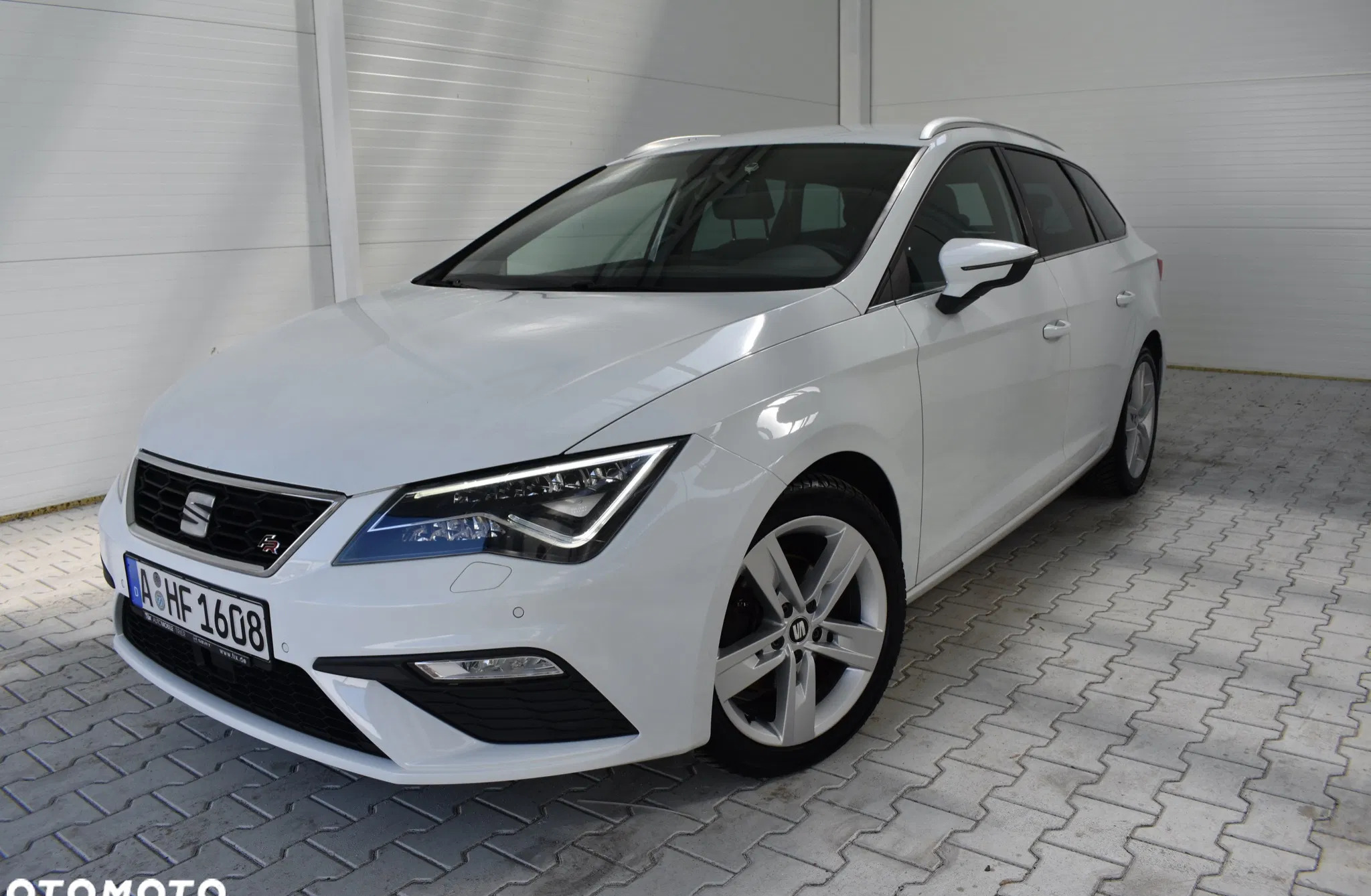 seat leon Seat Leon cena 56900 przebieg: 219000, rok produkcji 2018 z Zdzieszowice